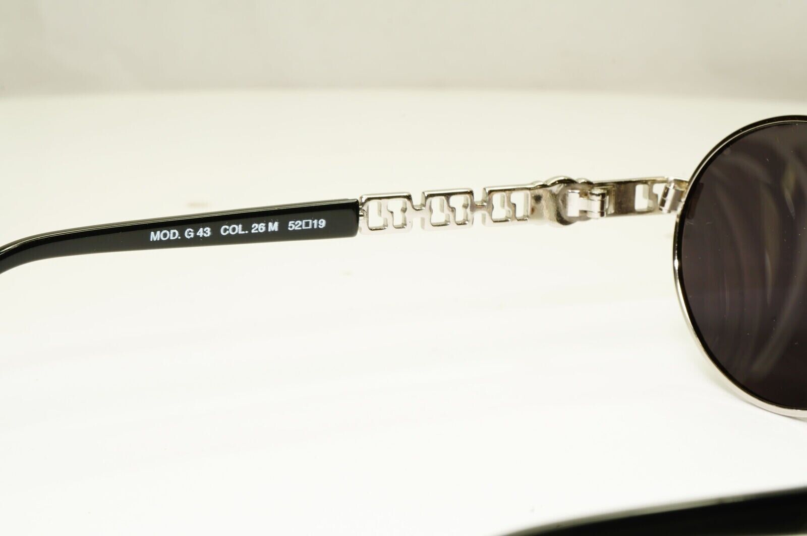 Gianni Versace 1995 Vintage Silver Medusa Round Black Sunglasses MOD G43 COL 26M
