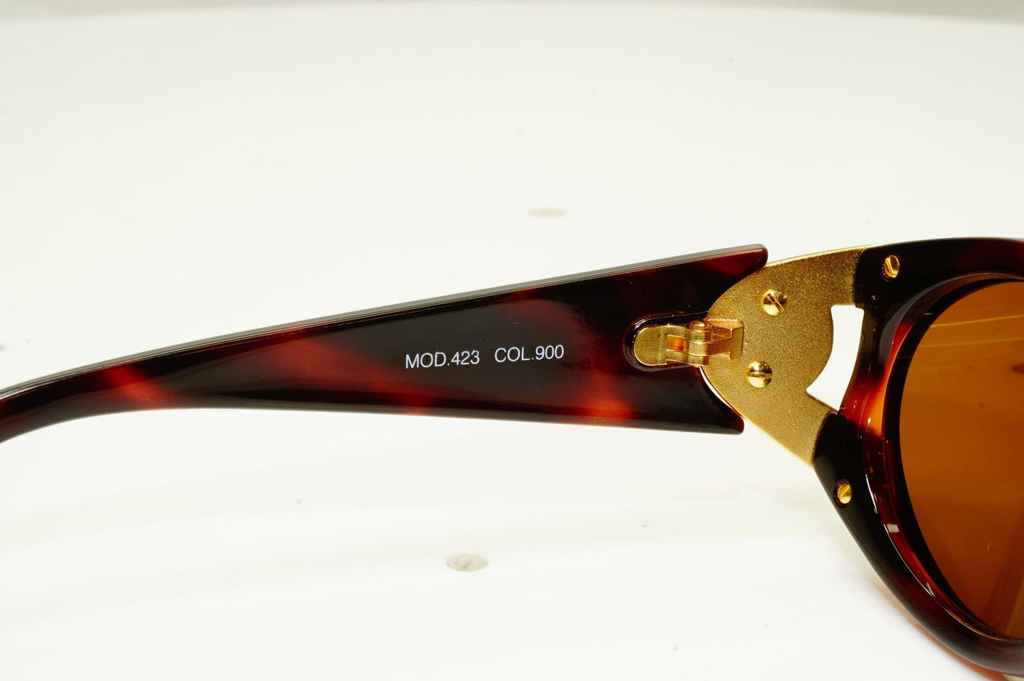 Gianni Versace 1996 Mens Vintage Brown Gold Medusa Sunglasses MOD 423 COL 900