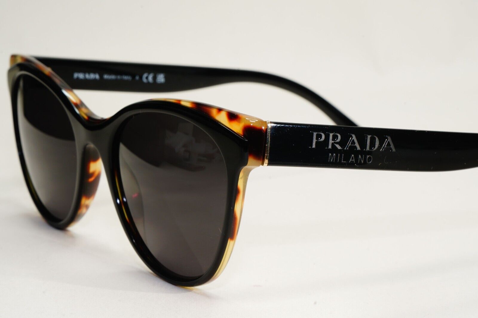 Prada Sunglasses Black Brown Tortoise Womens PR05WV VPR 05W 389-1O1 53mm