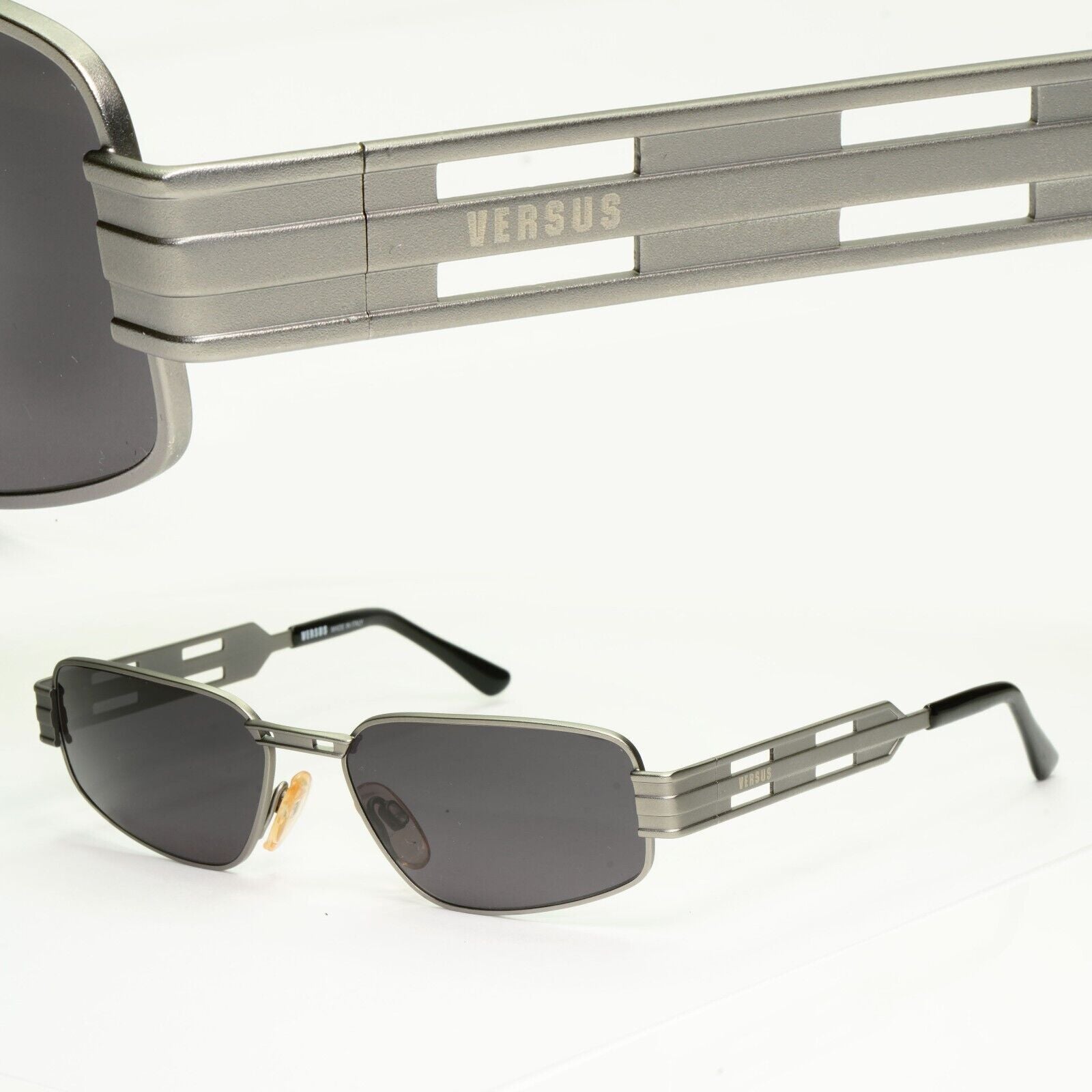 Versus Gianni Versace 1997 Sunglasses Vintage Matte Silver Black MOD R07 COL 77M