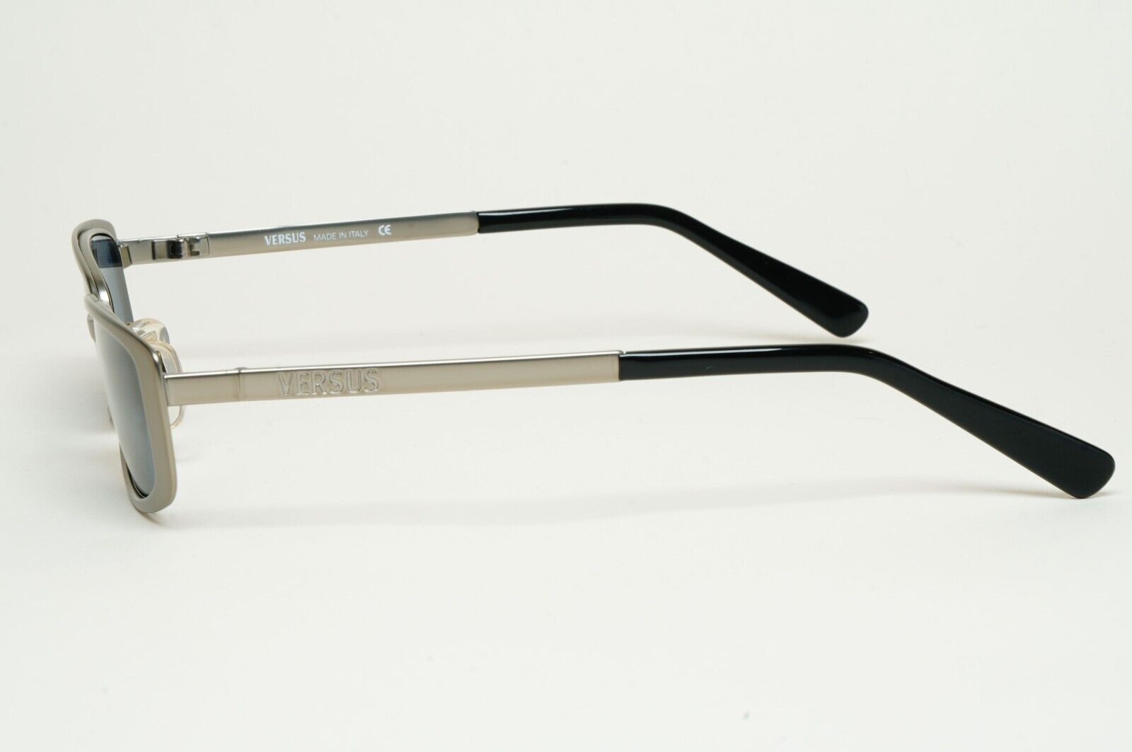 Versus Sunglasses 1996 by Gianni Versace Vintage Gunmetal Blue MOD R36 COL 948