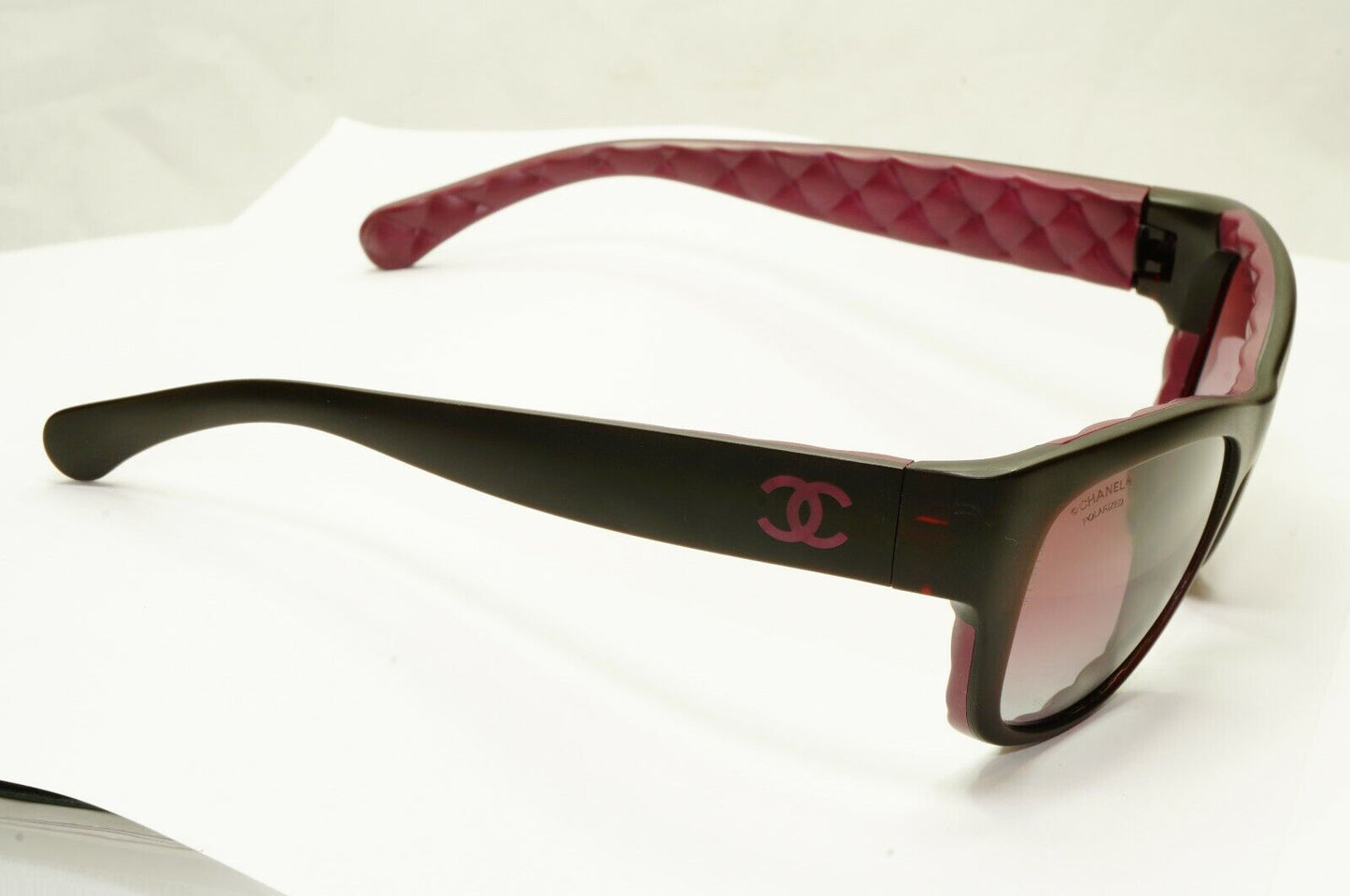 Chanel Polarised Black Burgundy Sunglasses Bordo Square 6049 1480/Z9 25663