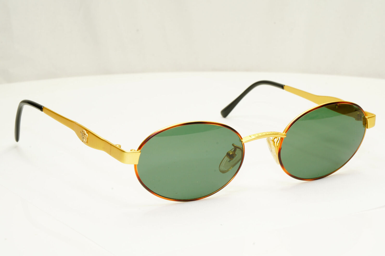 Gianni Versace 1996 Vintage Gold Medusa Oval Metal Sunglasses MOD S09 COL 07M
