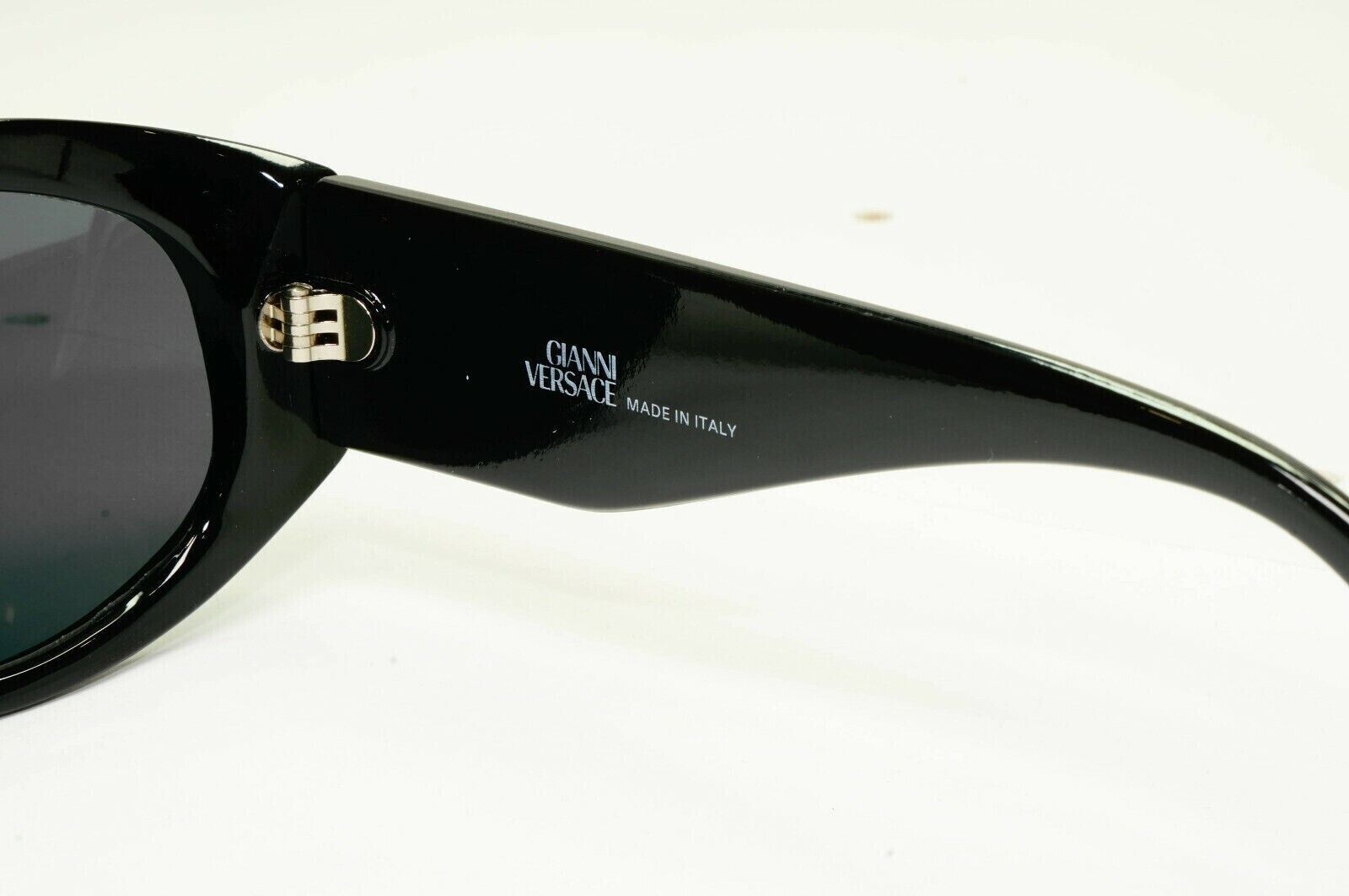 Gianni Versace 1996 Vintage Gold Medusa Biggie Sunglasses MOD 4V4/A COL 852