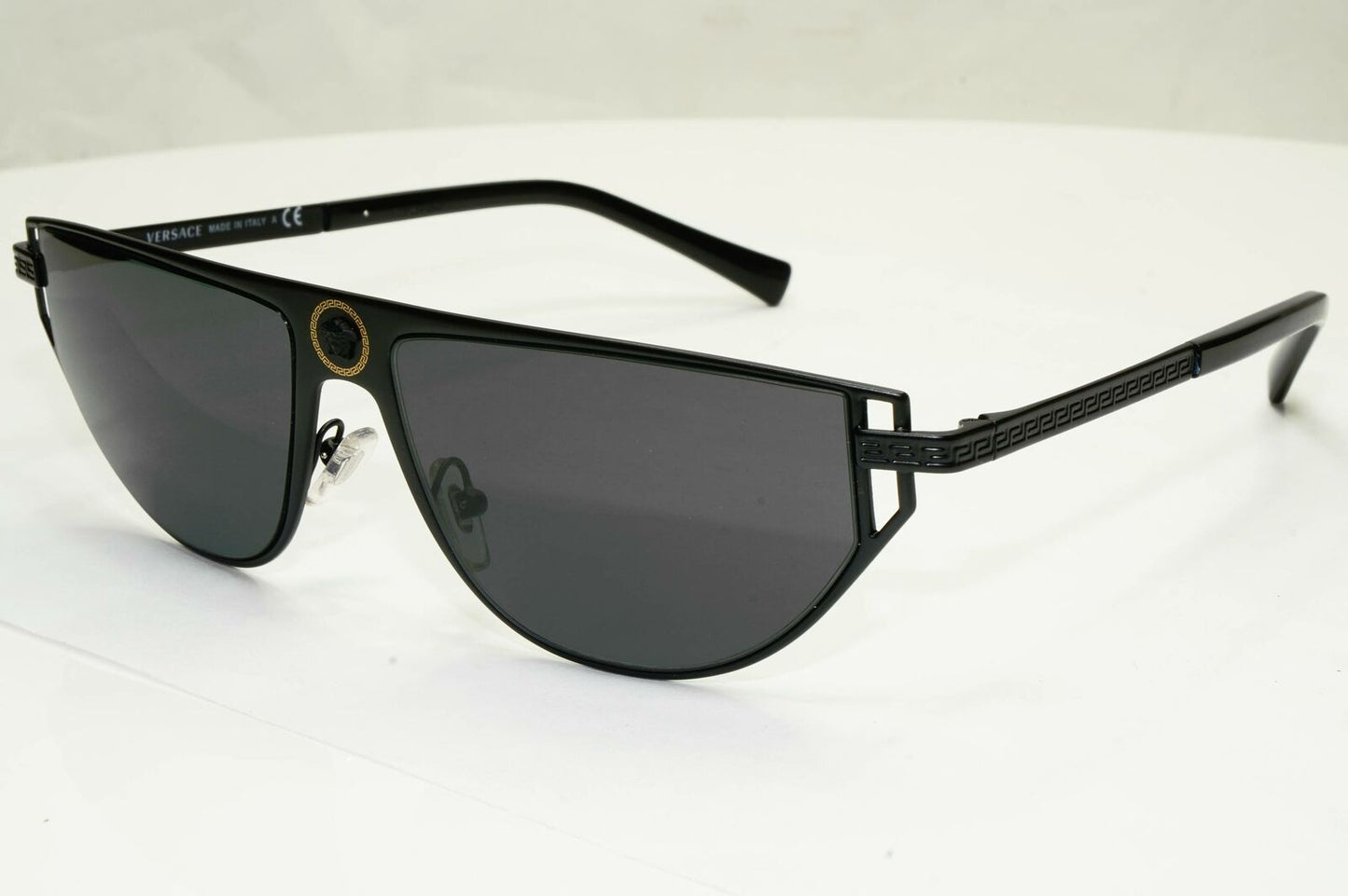 Authentic Versace Mens Unisex Black Medusa Metal Sunglasses MOD 2213 1009/87