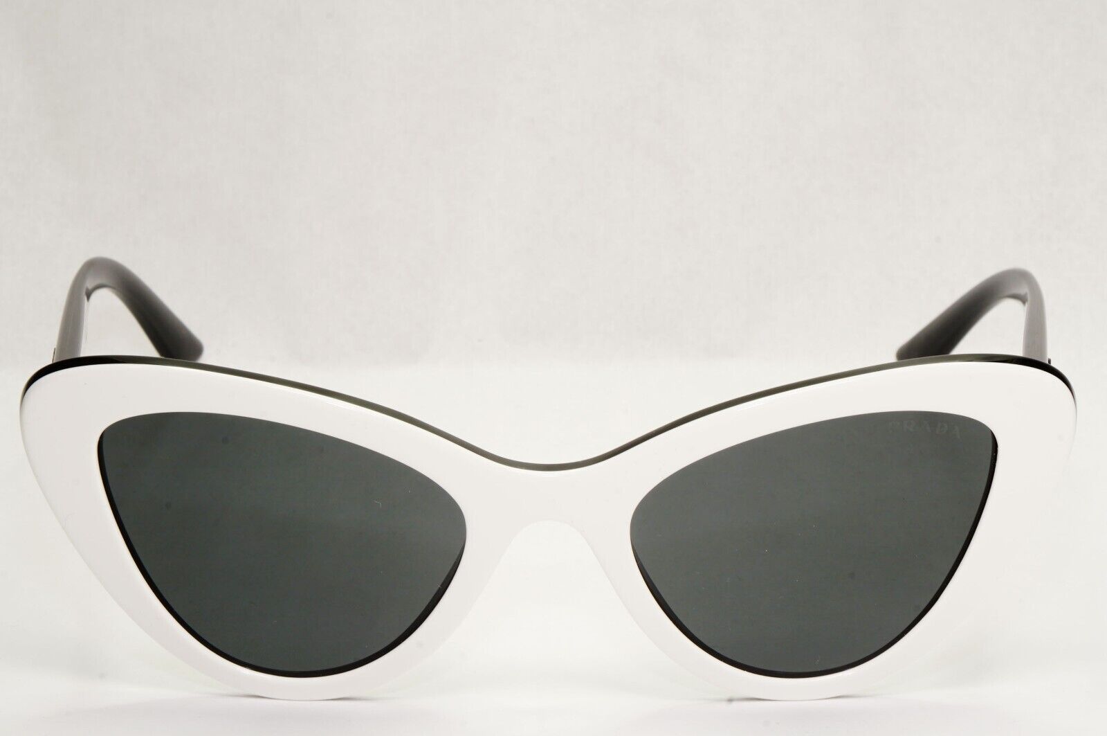 Prada Sunglasses White Black Cat Eye Milano Designer PR13YS SPR 13Y 10A-5S0 [a]