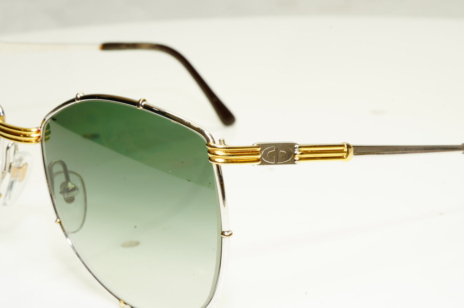 Authentic Christian Dior Womens Vintage Sunglasses Austria Gold 2249 47 32810