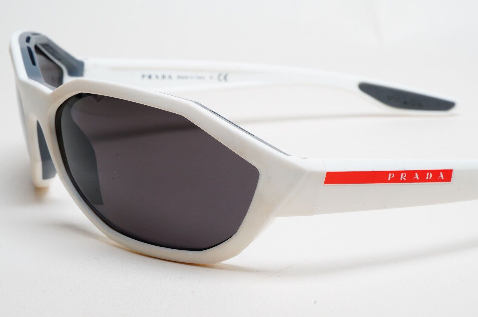 Prada Sunglasses White Black Wrap Angular PS04US SPS 04U AAI-9Q1 231124