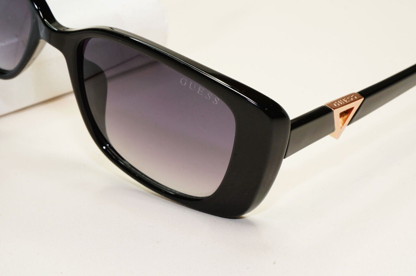 Guess Sunglasses Black Gold Grey Gradient Black GU 7631 01B 53mm 210924