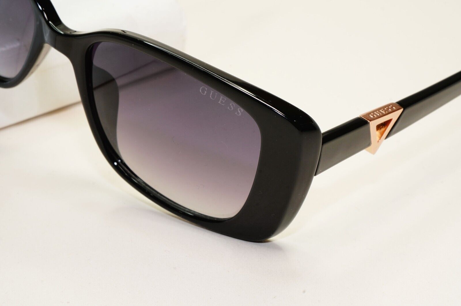 Guess Sunglasses Black Gold Grey Gradient Black GU 7631 01B 53mm 210924