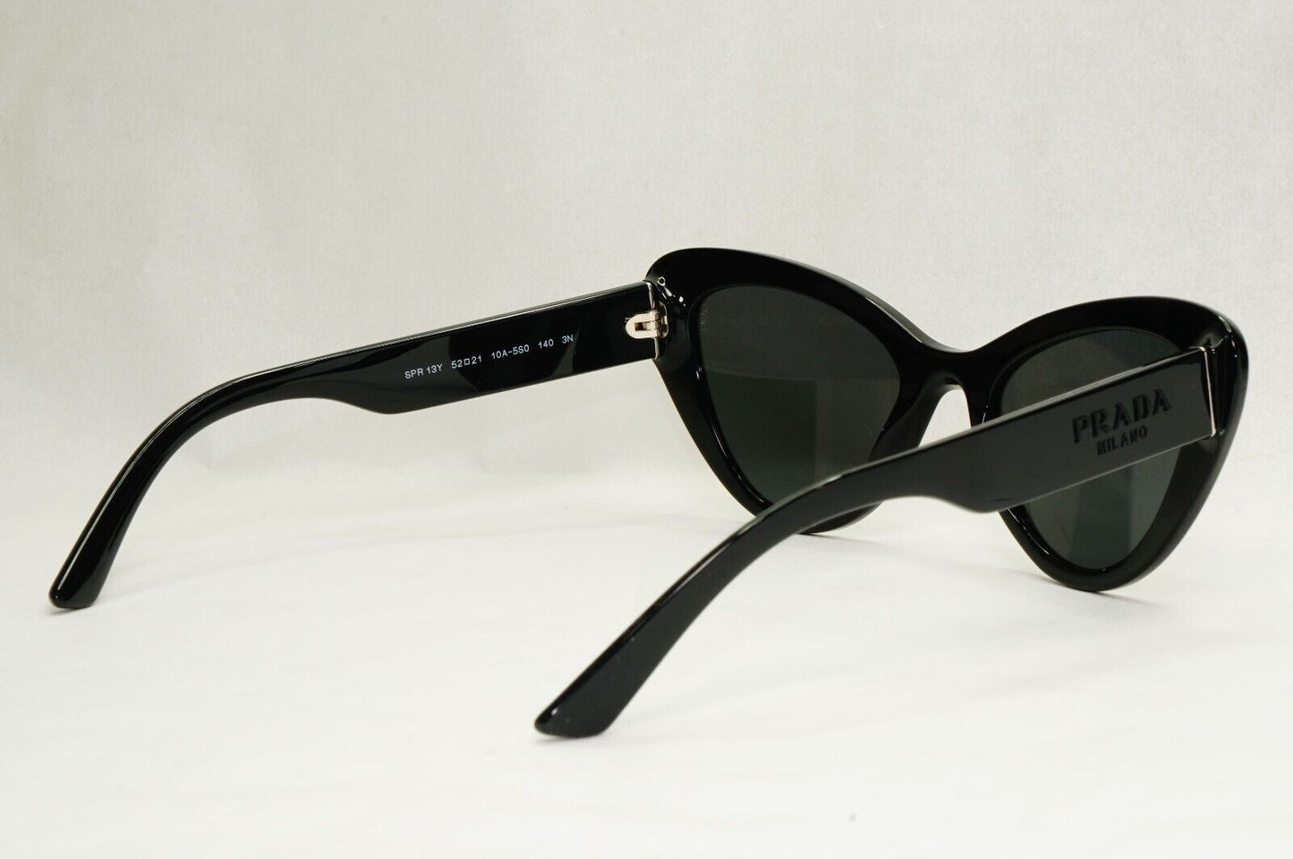 Prada Sunglasses White Black Cat Eye Milano Designer PR13YS SPR 13Y 10A-5S0 [a]