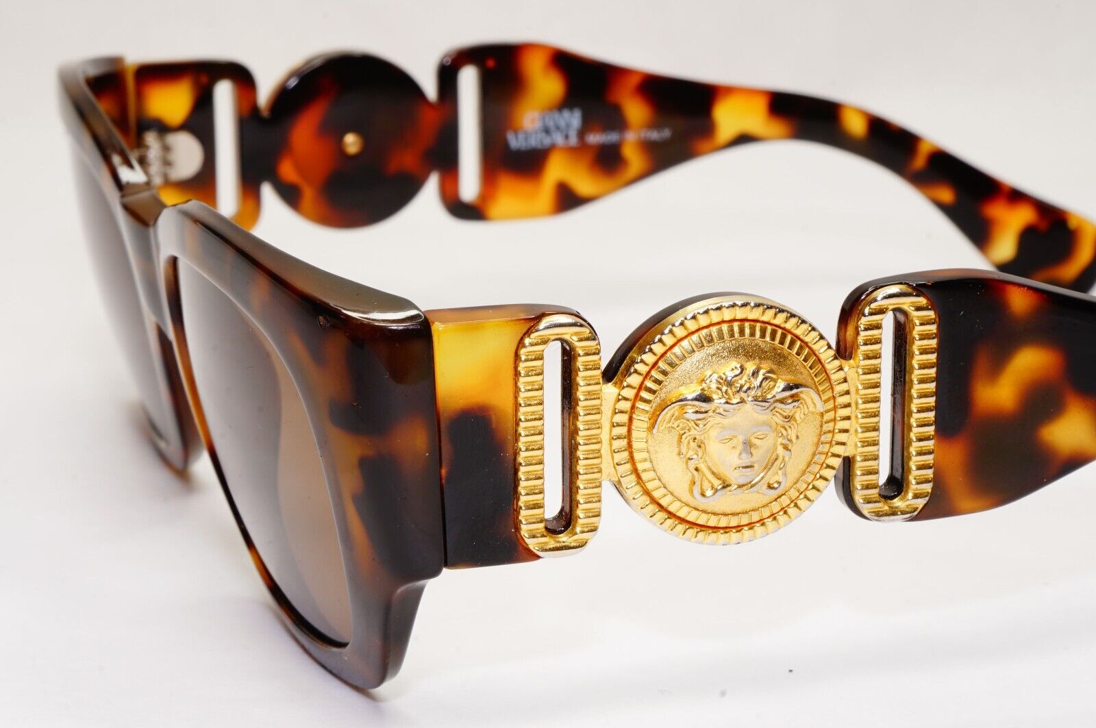 Gianni Versace Sunglasses 1996 Vintage Brown Gold MOD 413/A 279 Biggie 111223