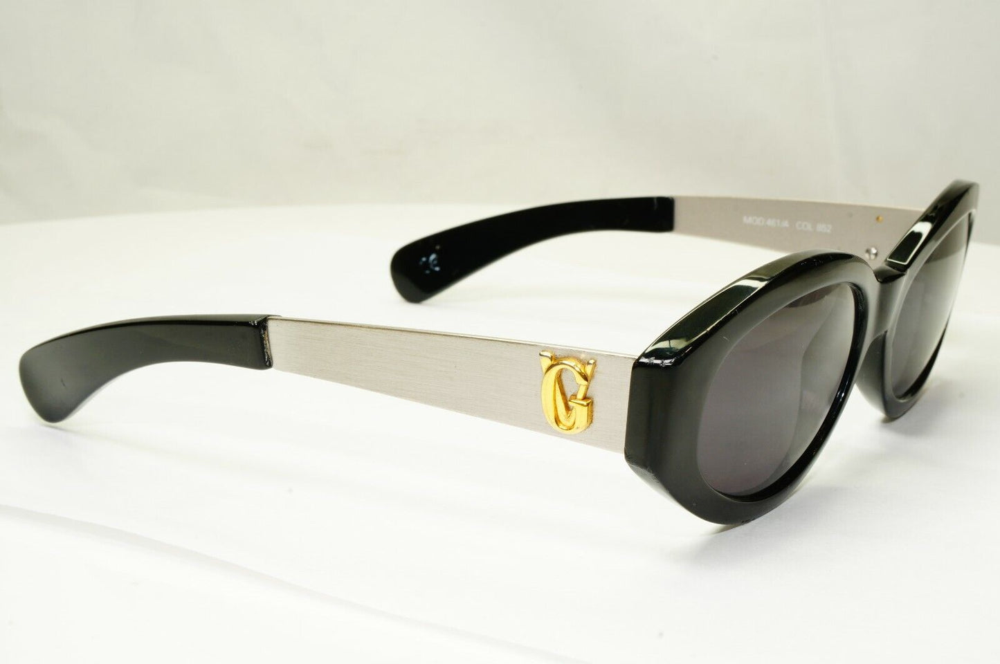 Gianni Versace 1996 Unisex Vintage Gold Black Sunglasses MOD 461/A COL 852 19085