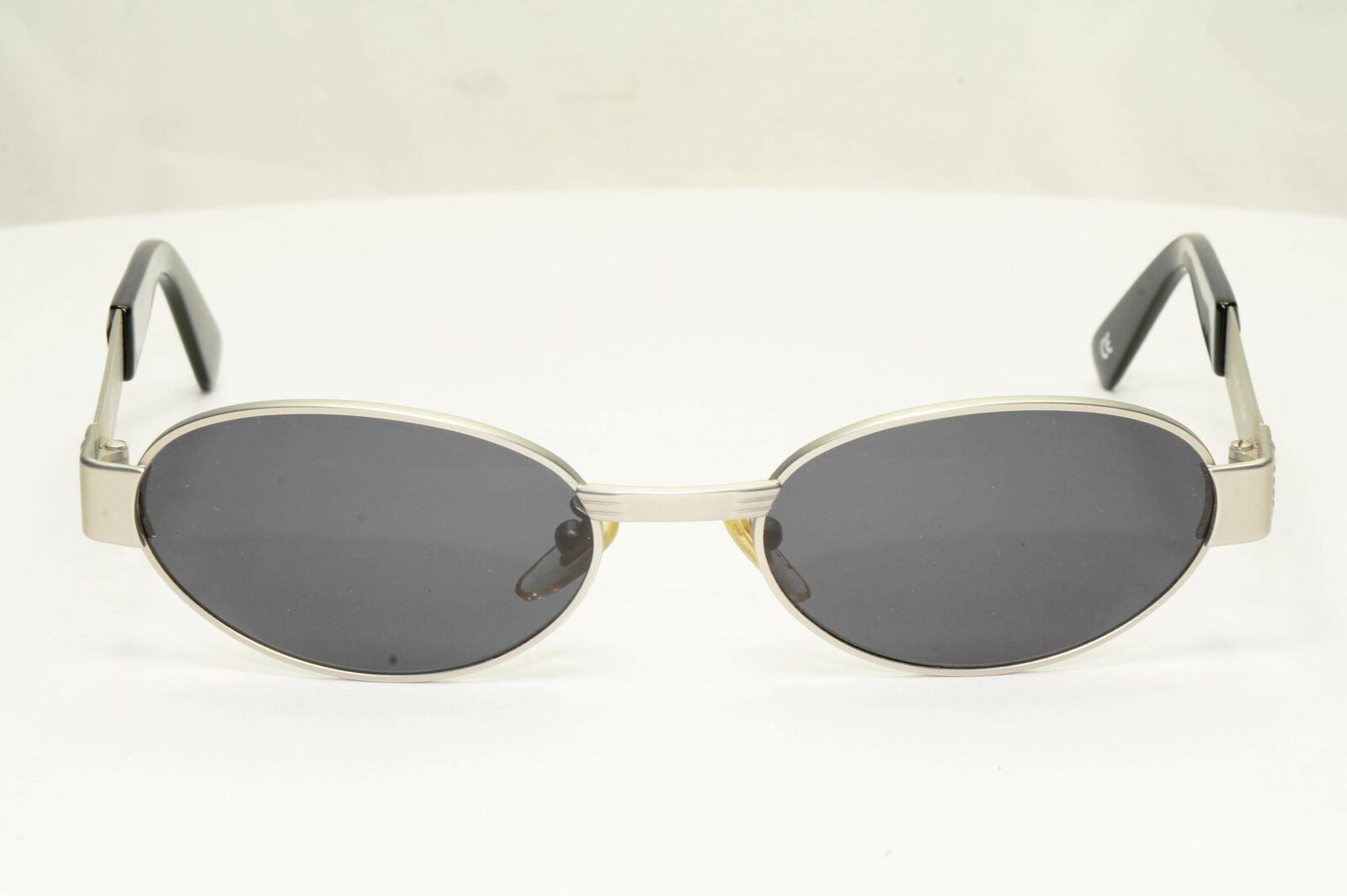 Gianni Versace 1996 Vintage Unisex Silver Oval Metal Sunglasses MOD S30 COL 22M