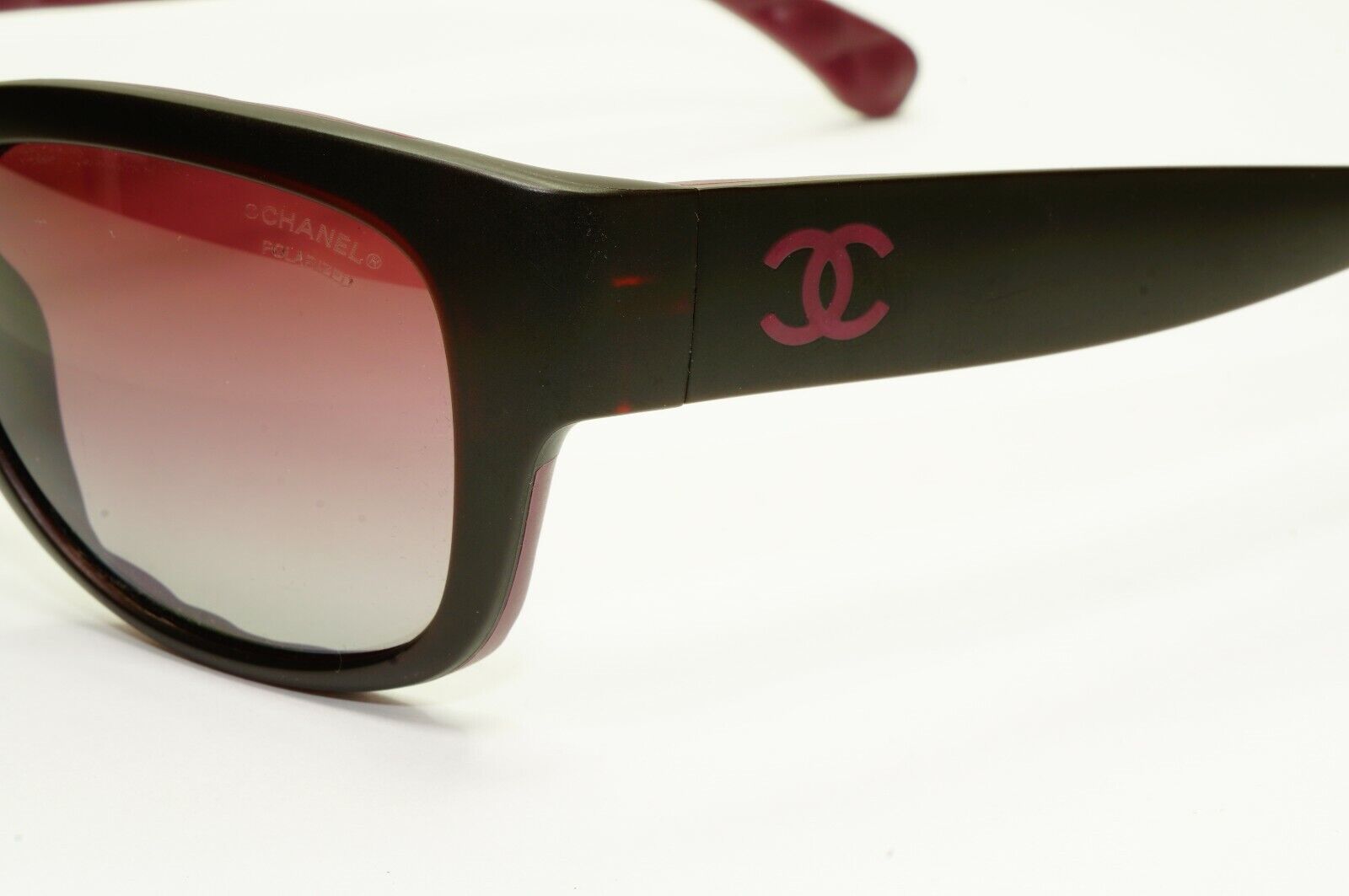 Chanel Polarised Black Burgundy Sunglasses Bordo Square 6049 1480/Z9 25663