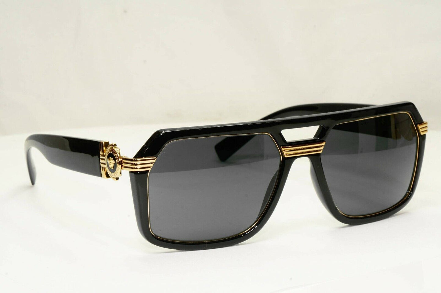 Authentic Versace Mens Black Gold Medusa Square Sunglasses 4399 GB1/87