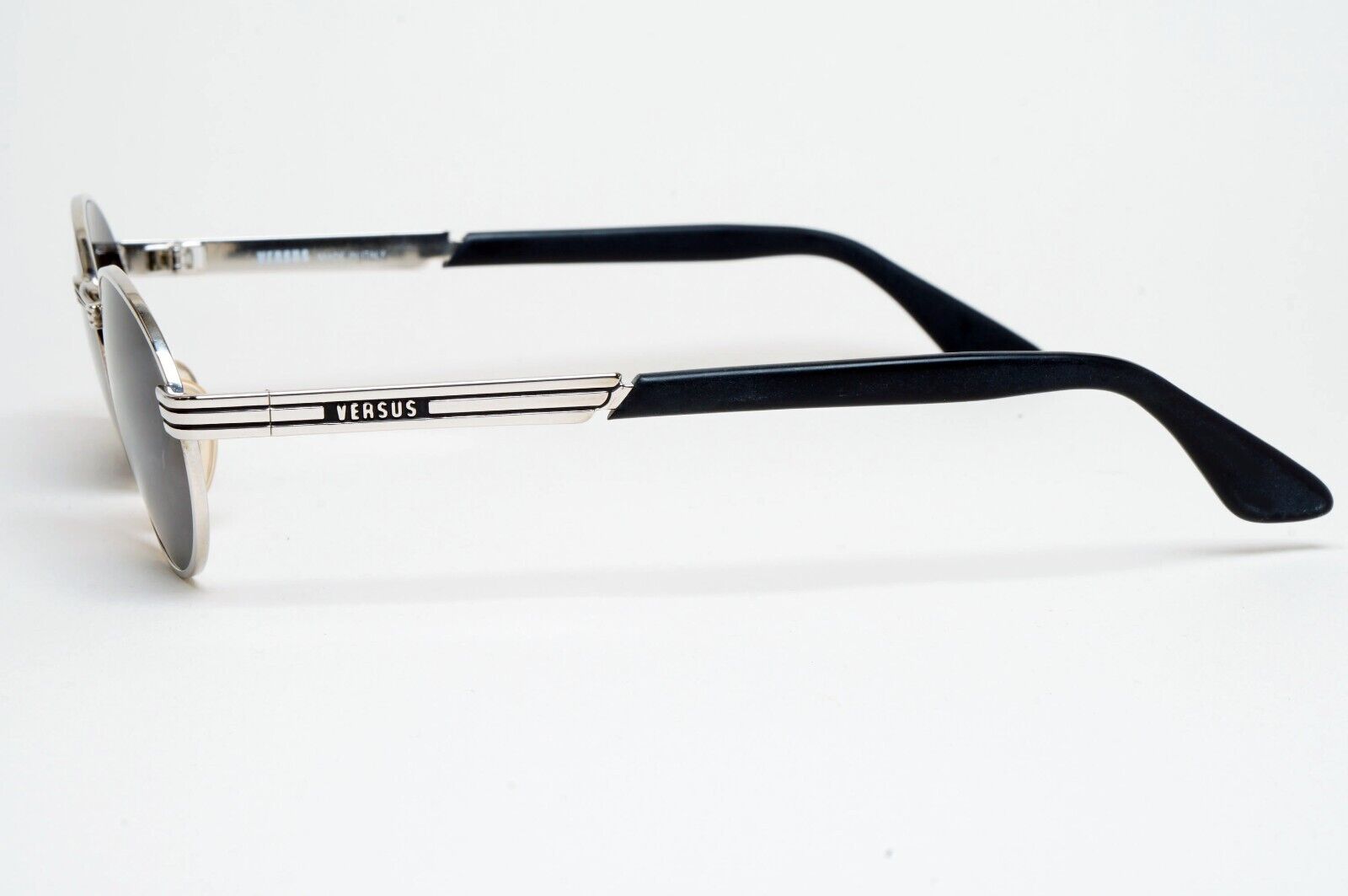 Versus Sunglasses 1996 by Gianni Versace Vintage Silver Oval MOD F07 COL 12M