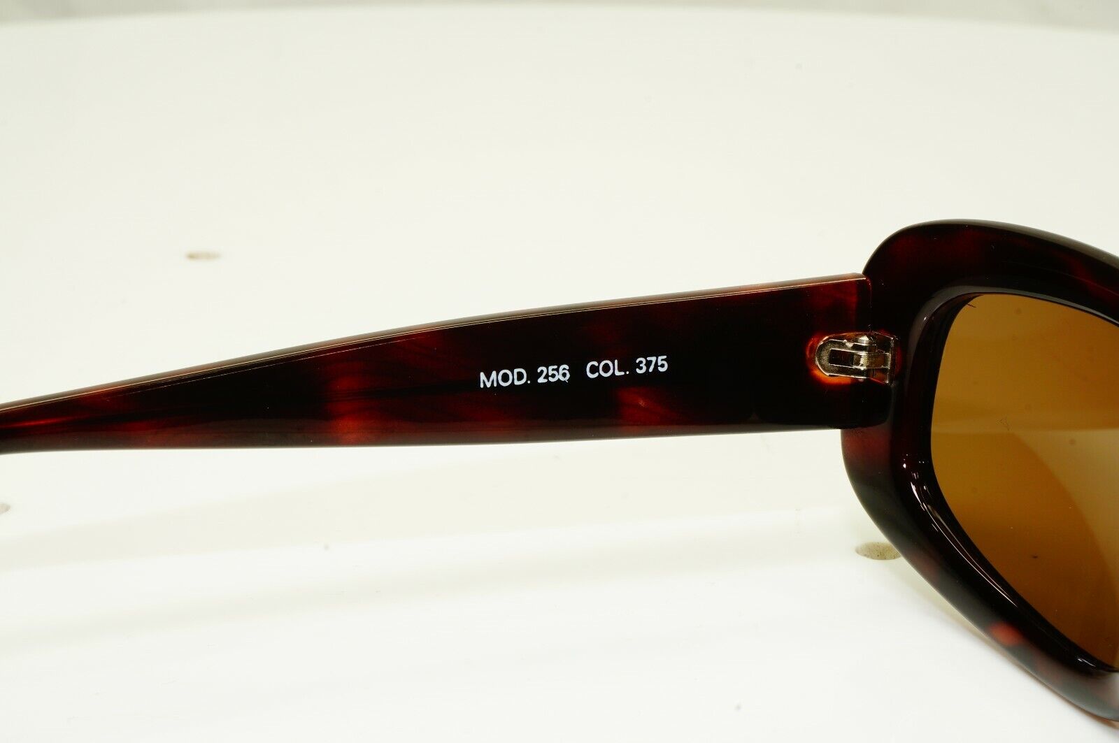 Gianni Versace 1996 Unisex Vintage Brown Gold Medusa Sunglasses MOD 256 COL 375