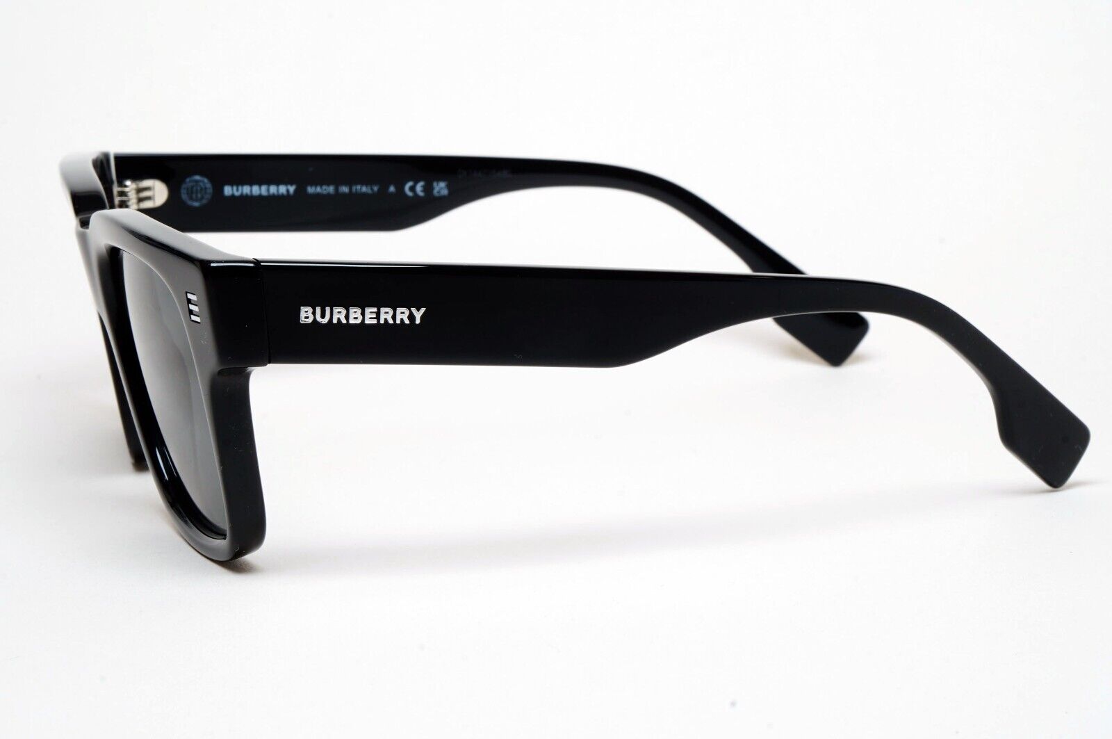 Burberry Sunglasses Hayden Black Square Dark Grey BE 4394 3001/87 54mm