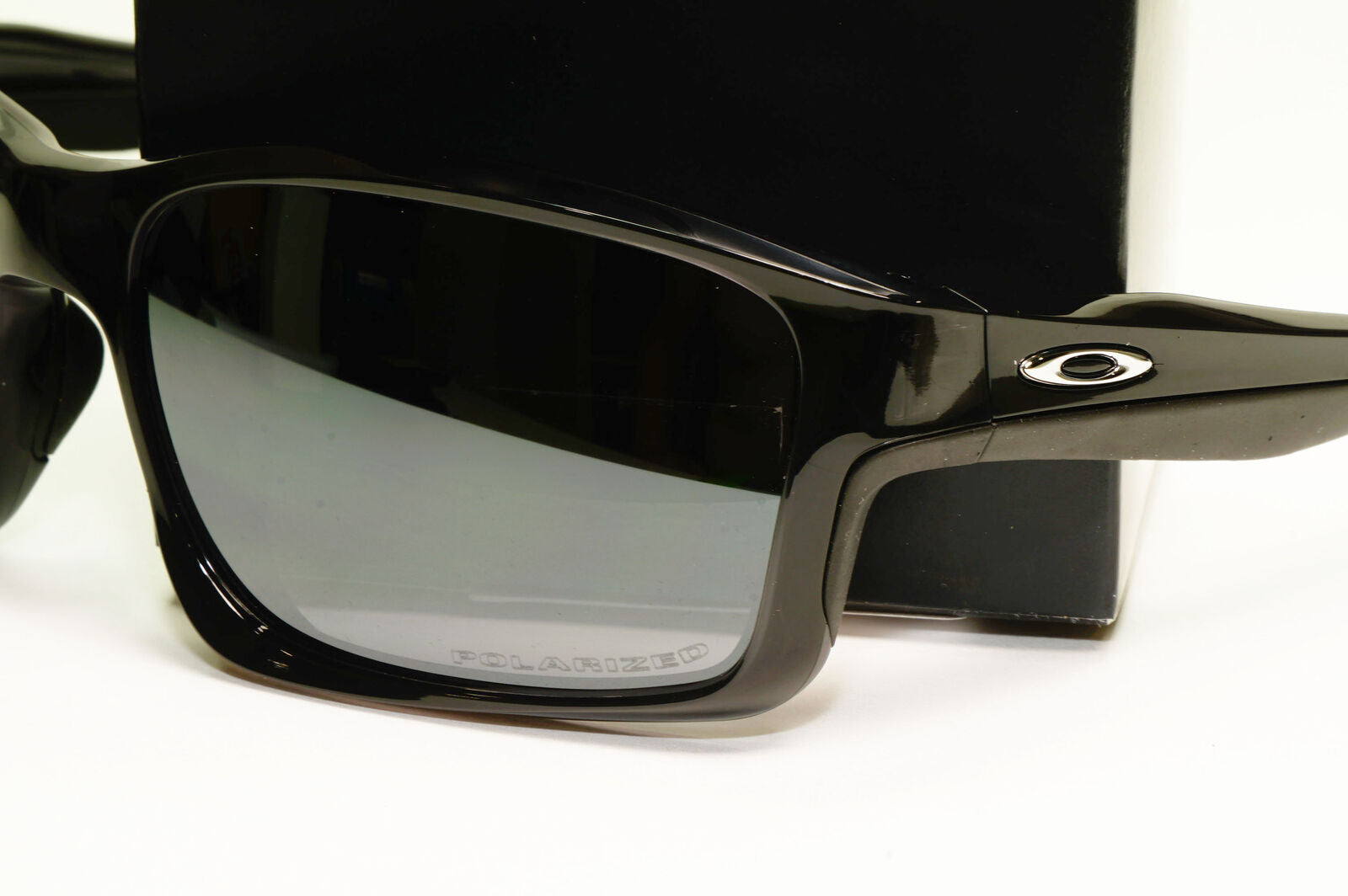 Oakley Chainlink Polarised Sunglasses Black Iridium Silver Mirror OO 9247 09