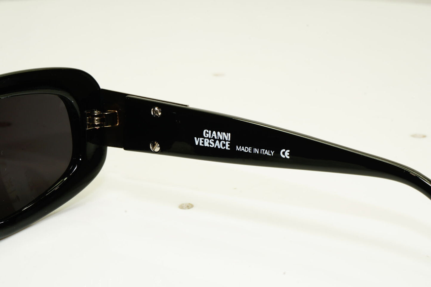 Gianni Versace 1996 Unisex Vintage Black Medusa Sunglasses MOD 256/M COL 374