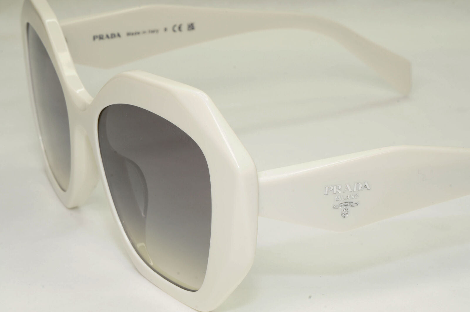 Prada Sunglasses White Symbole Triangle Square Grey PR16WFS SPR 16W-F 142-130