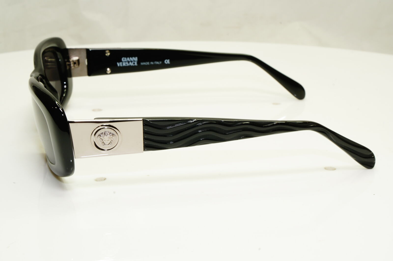 Gianni Versace 1996 Unisex Vintage Black Medusa Sunglasses MOD 257/M COL 374