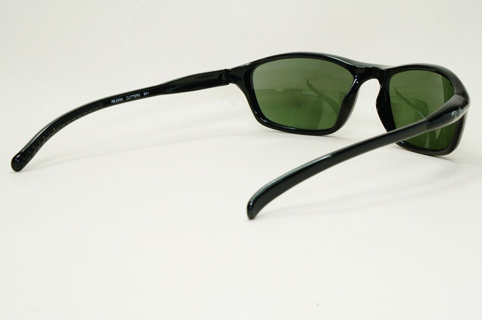Ray-Ban Sunglasses 2005 Vintage Black Green Glass RB 2046 Cutters 601 011124