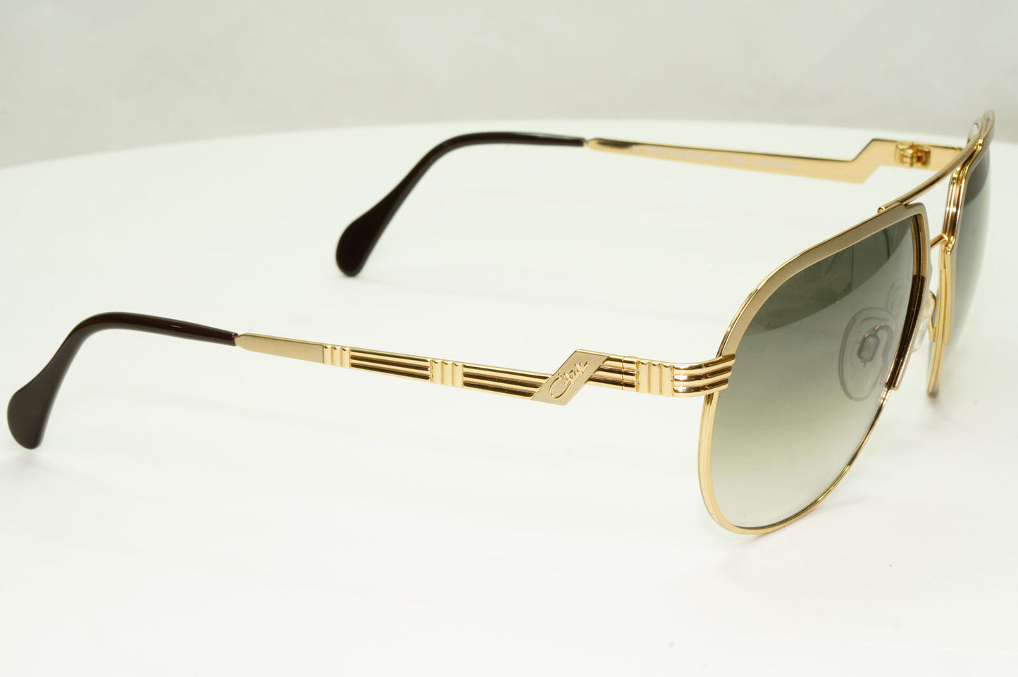 Cazal 24K Gold Plated Sunglasses Grey Gradient Smoke Mens Pilot MOD 9083 COL 002