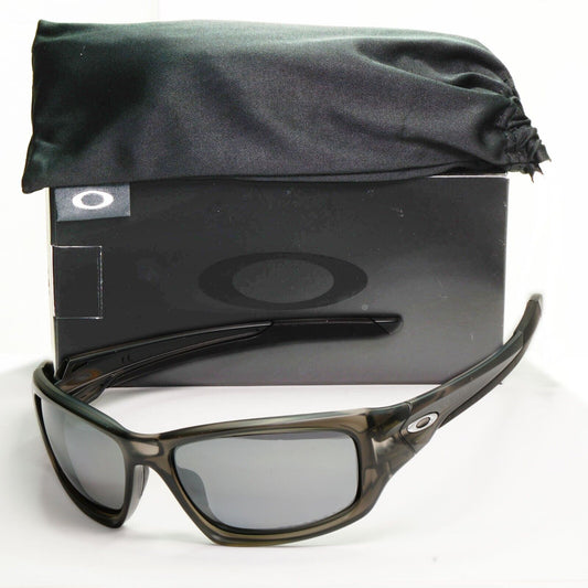 Oakley Sunglasses Valve Polarised Wrap Grey Mirror Iridium Silver OO 9236 06