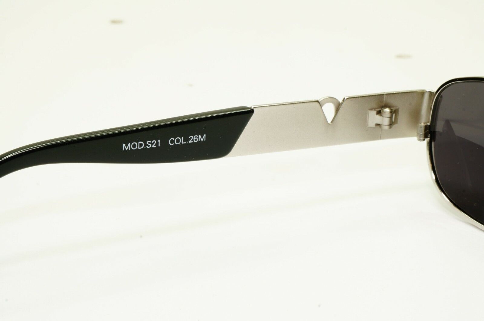 Gianni Versace 1996 Vintage Silver Rectangle Metal Sunglasses MOD S21 COL 26M