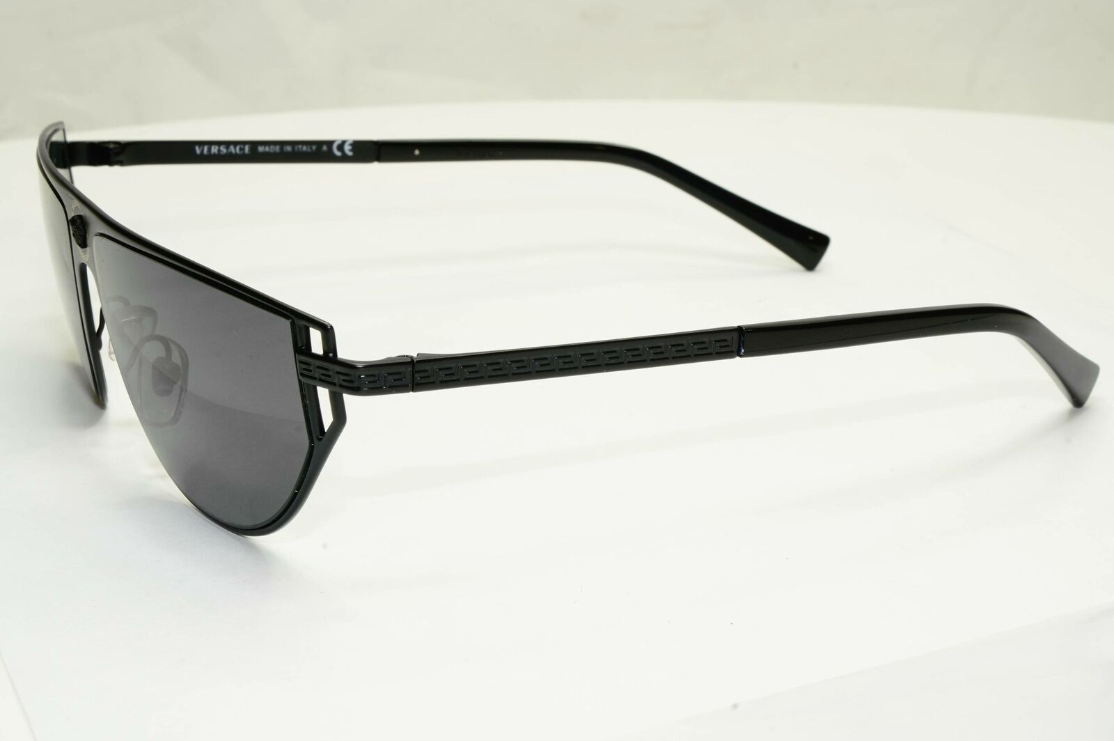 Authentic Versace Mens Unisex Black Medusa Metal Sunglasses MOD 2213 1009/87