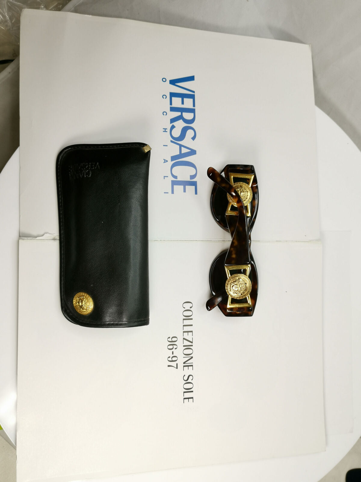 Gianni Versace 1993 Tortoisehell Sunglasses Gold Medusa Biggie MOD 424 COL 869OD