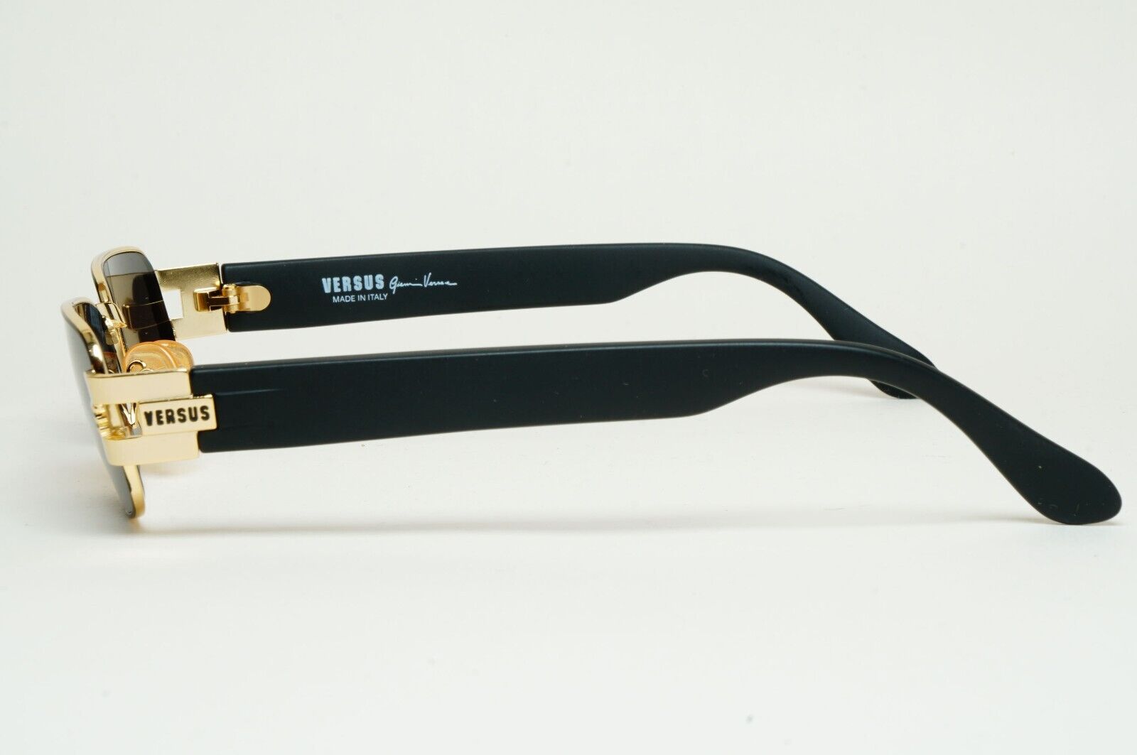 Versus Sunglasses 1996 by Gianni Versace Vintage Gold Black MOD F32 COL 39M