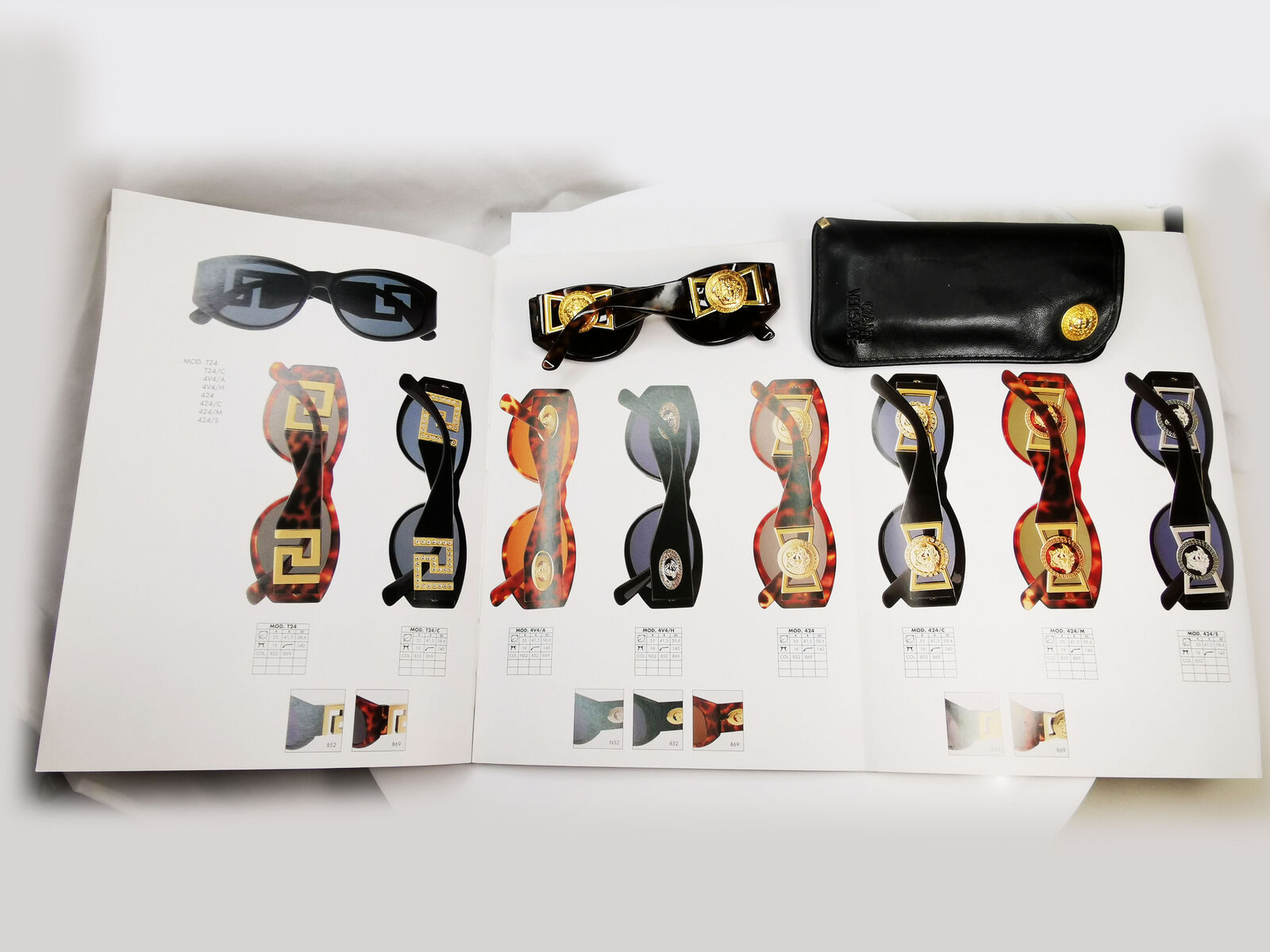 Gianni Versace 1993 Tortoisehell Sunglasses Gold Medusa Biggie MOD 424 COL 869OD