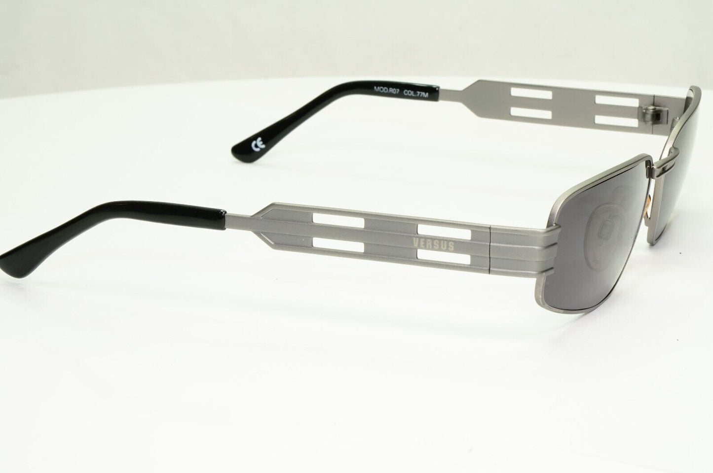 Versus Gianni Versace 1997 Sunglasses Vintage Matte Silver Black MOD R07 COL 77M