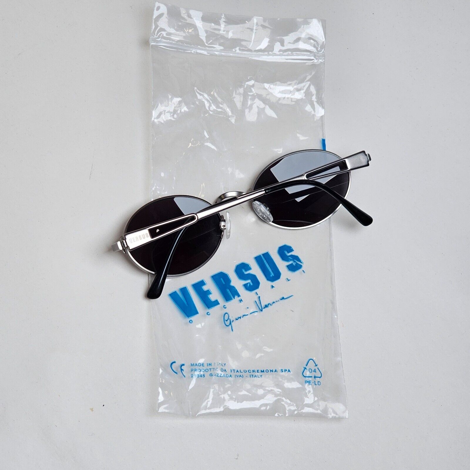 Versus Sunglasses 1996 by Gianni Versace Vintage Gunmetal Oval MOD R11 COL 948