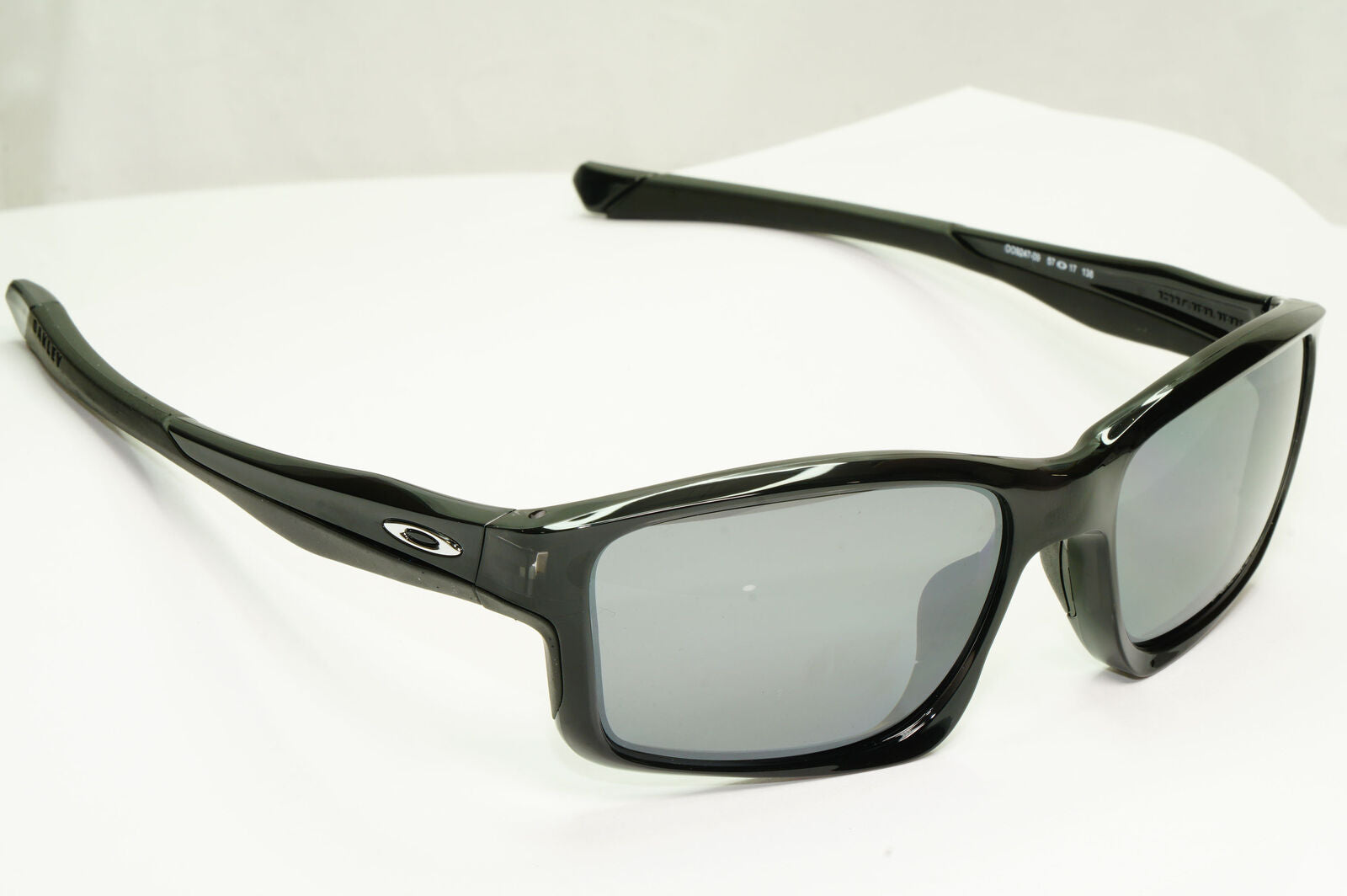Oakley Chainlink Polarised Sunglasses Black Iridium Silver Mirror OO 9247 09