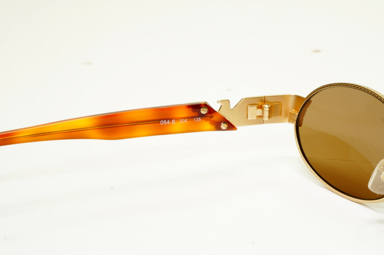 Emporio Armani 1997 Vintage Sunglasses Mens Womens Womens Gold Eagle 054 904