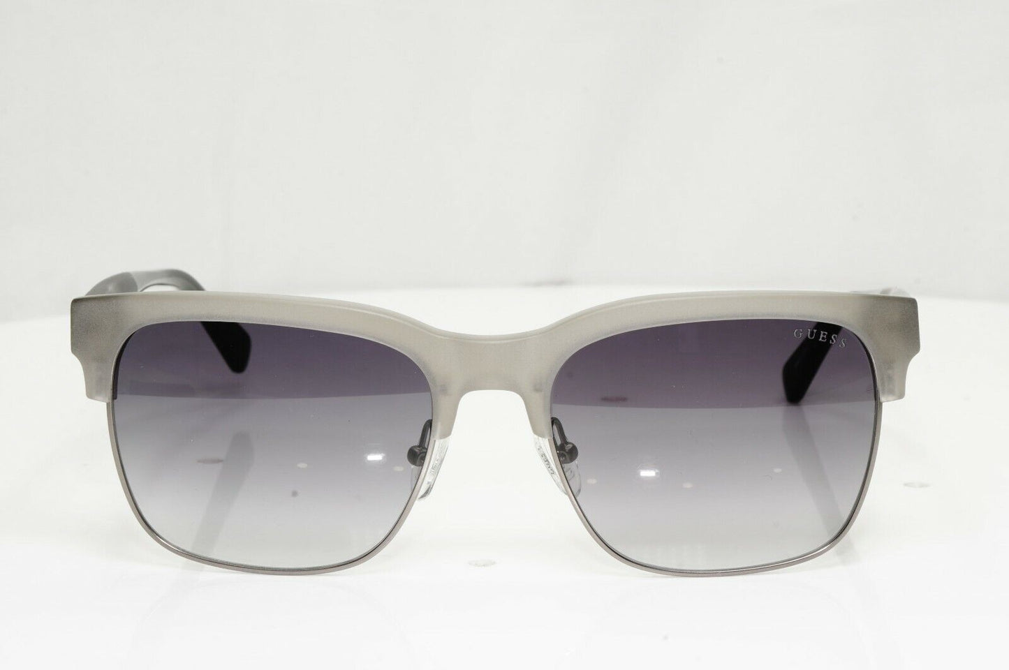 Authentic GUESS Mens Sunglasses Grey Black Gradient Smoke Square GU 6912 20B