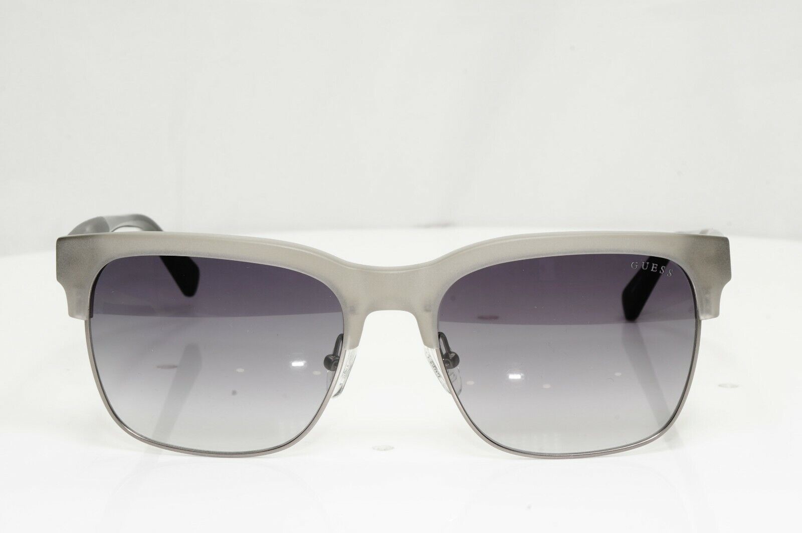 Authentic GUESS Mens Sunglasses Grey Black Gradient Smoke Square GU 6912 20B