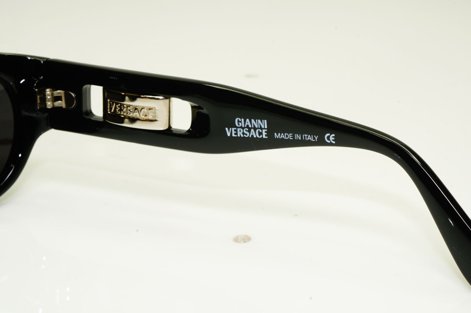 Gianni Versace 1996 Mens Vintage Black Medusa Sunglasses MOD 474/A COL 852