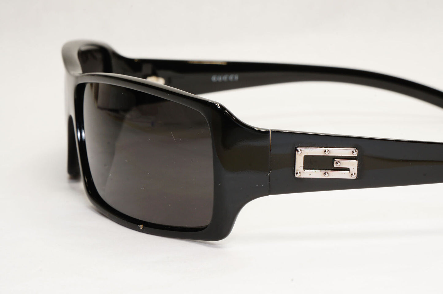 Gucci Sunglasses 1999 Vintage Black Rectangle Wrap Retro GG 2515/S 584 191223