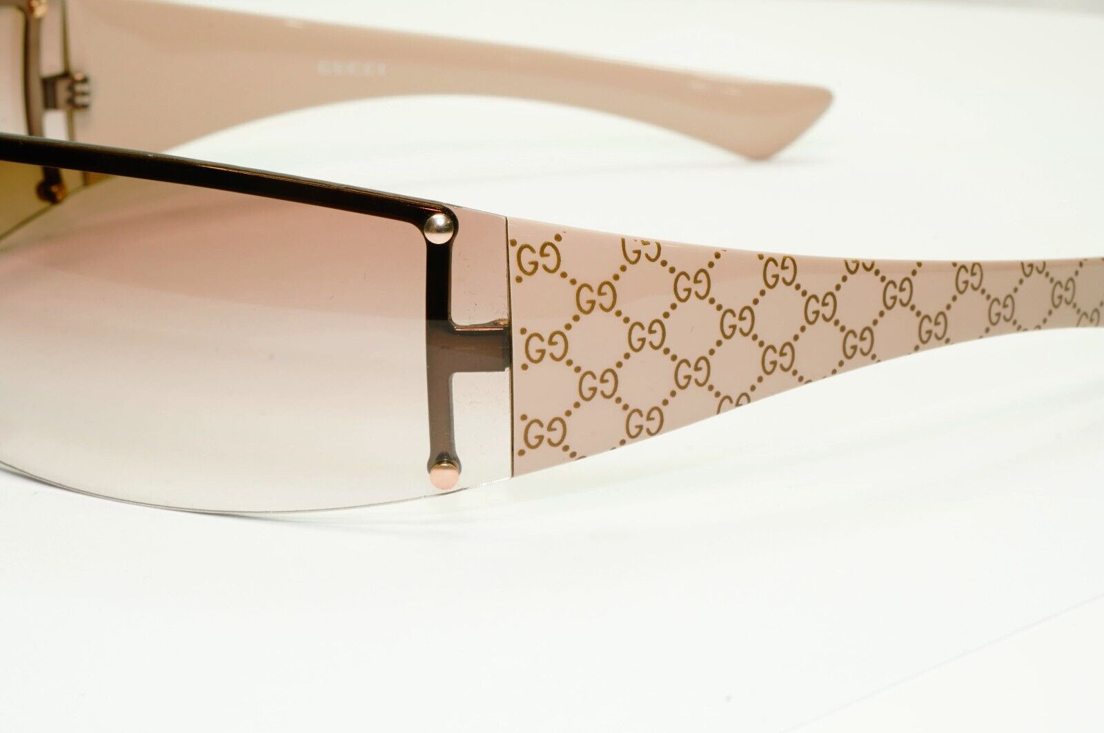 Gucci Sunglasses 2005 Vintage Monogram Shield Beige Wrap GG 1824/S BLKDL 261024