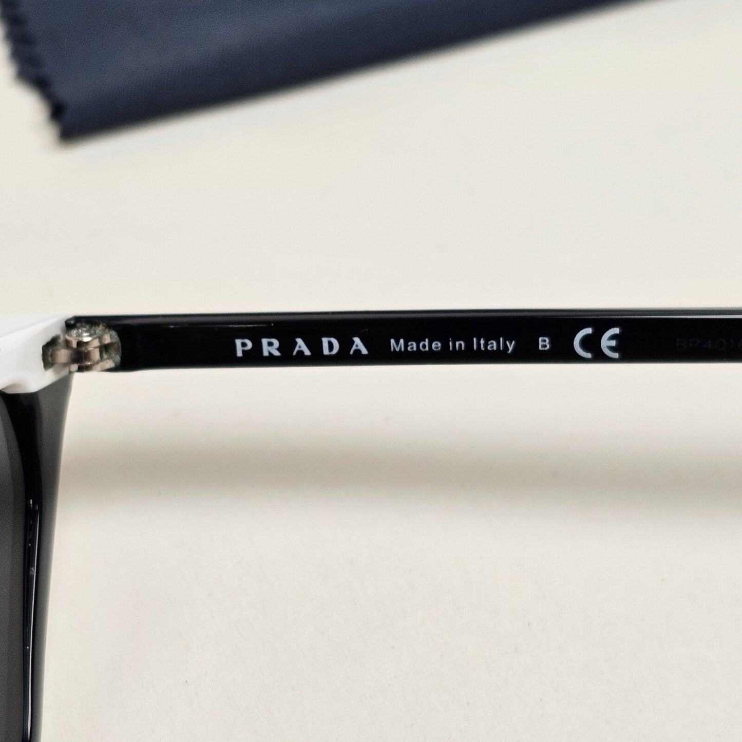 Prada Sunglasses 2018 Ultravox Black White Slim PR19US SPR 19U YC4-5S0 200225