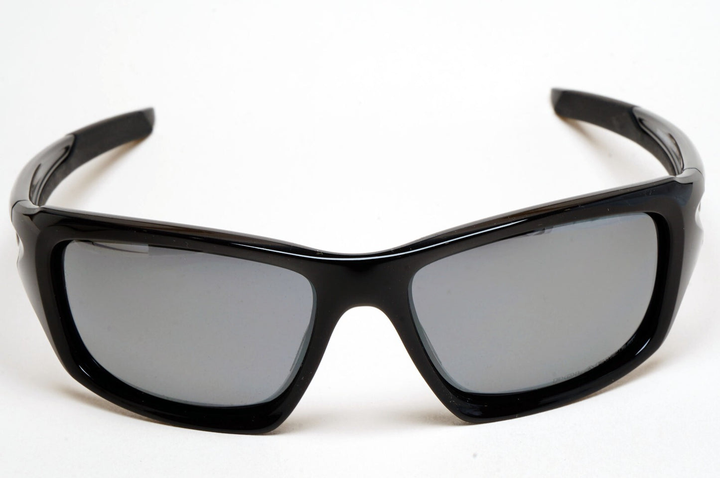 Oakley Sunglasses Polarized Valve Black Polished Iridium Glossy OO 9236 12-837