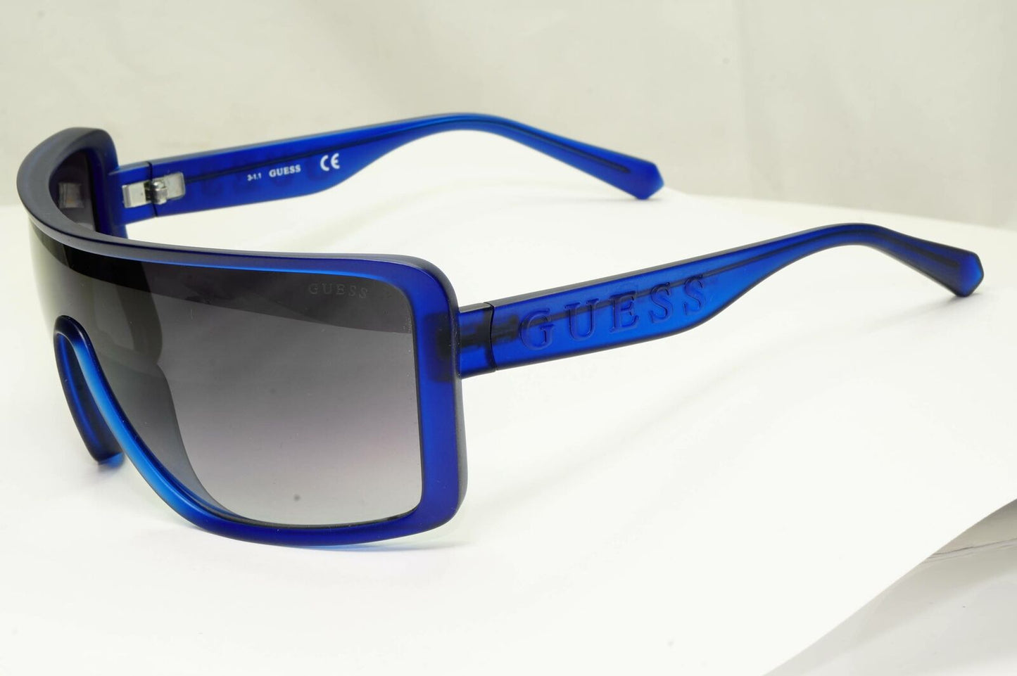 Guess Mens Shield Visor Sunglasses Blue Black Gradient Smoke GU 00022 91B Ski