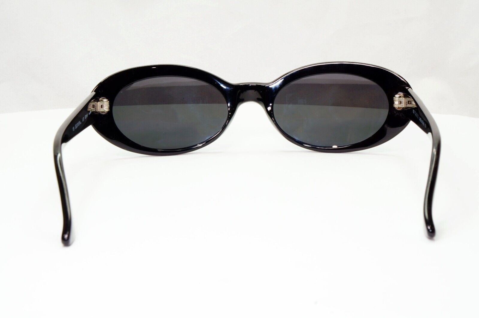Gucci Sunglasses 1997 Vintage Black Silver Womens Oval GG 2413/N/S 807 301224