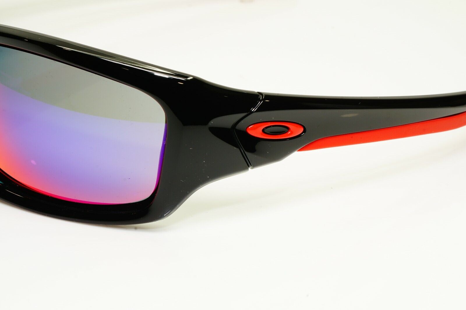 Authentic Oakley Mens Valve Sunglasses Black Red Iridium Mirror OO 9236-02