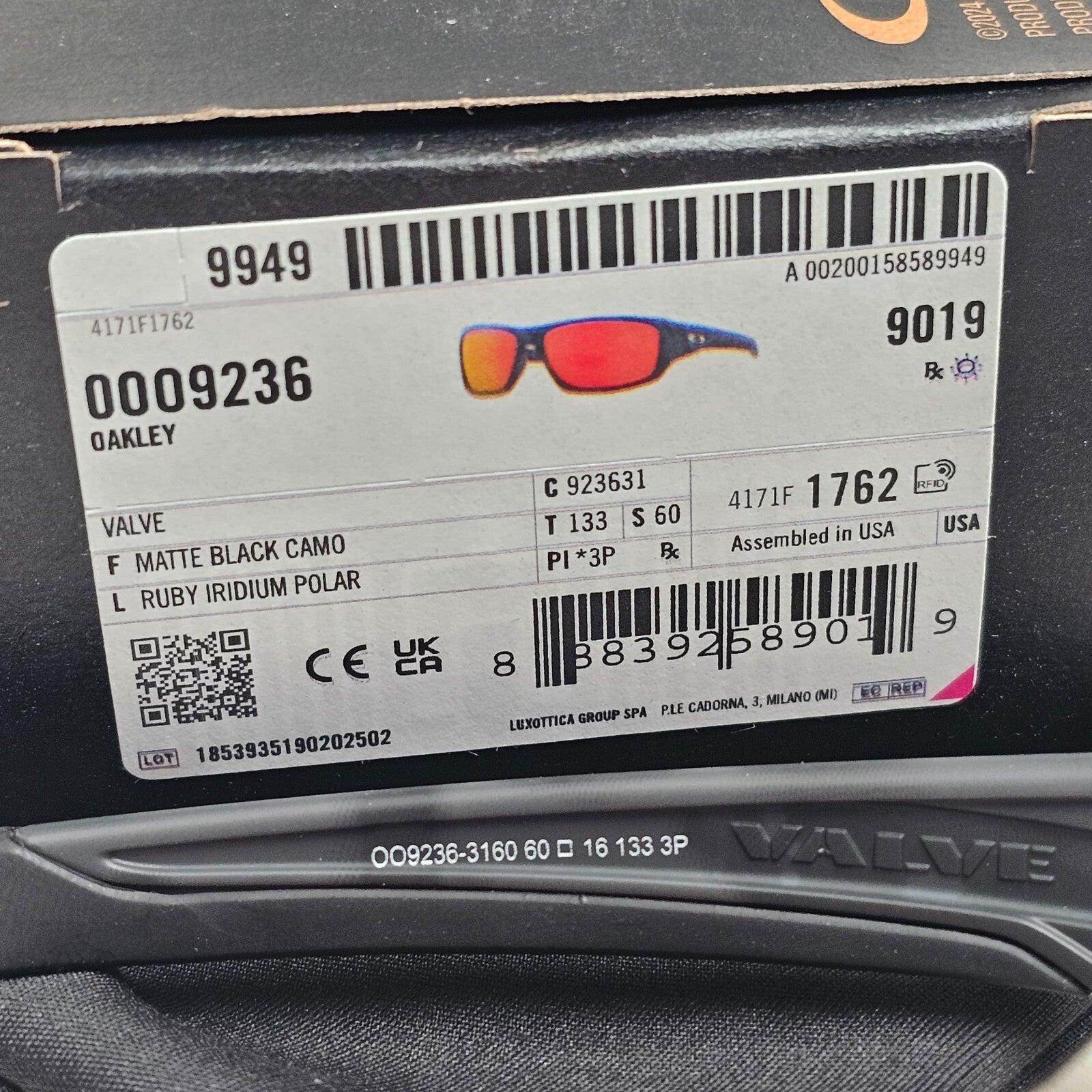 Oakley Sunglasses Polarized Valve Matte Camo Black Ruby Iridium OO 9236 31